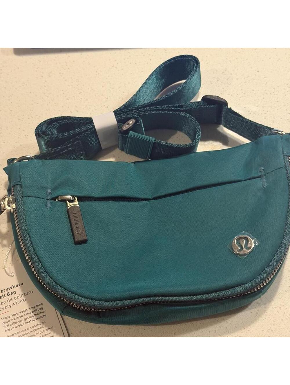 Lululemon Women's Green and Blue Bag